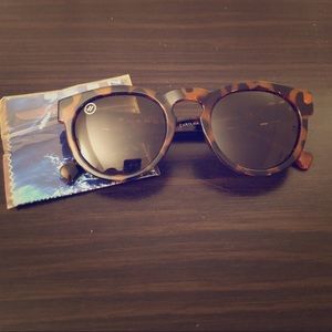 Blenders Polarized Sunglasses - Tortoise (NWOT)